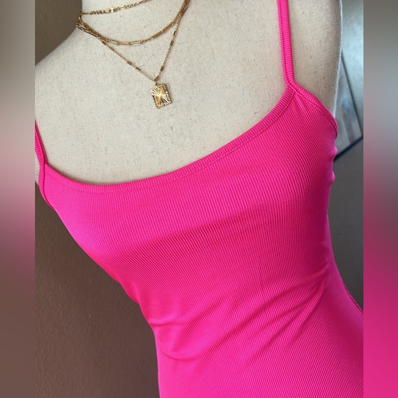 Double layered maxi drsss in hot pink - Picture 8 of 12